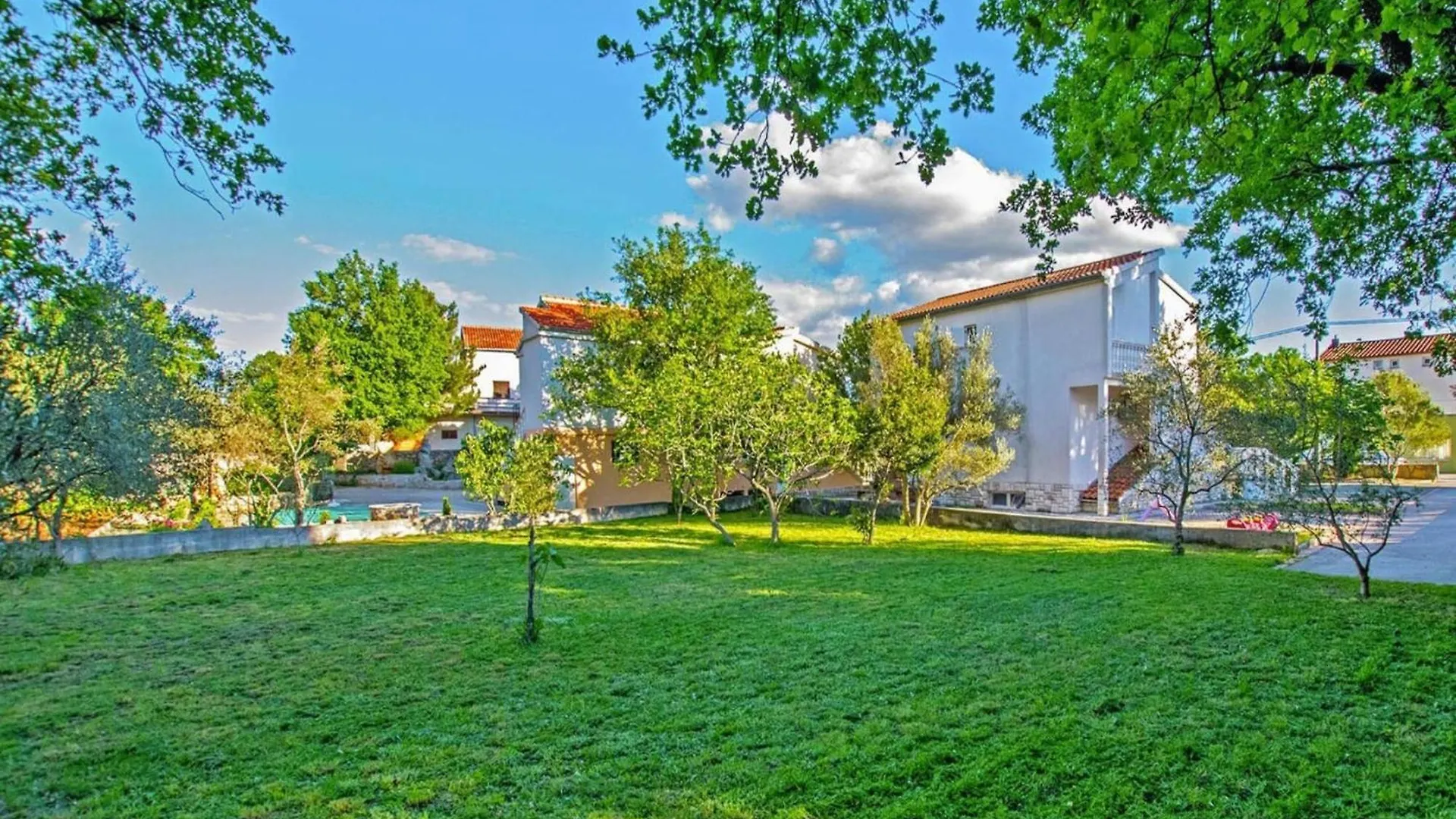 Apartment In Seline With Terrace, Near The Beach Starigrad Paklenica