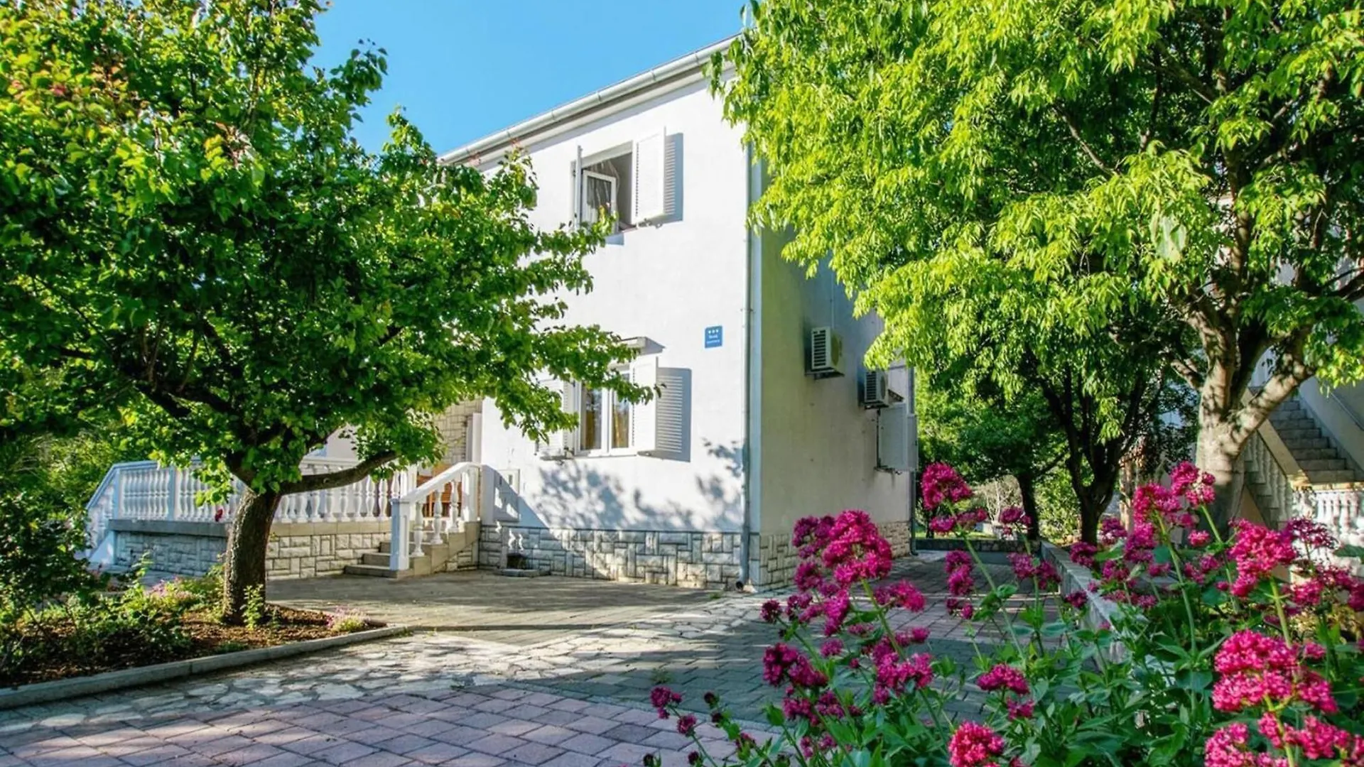 Apartment In Seline With Terrace, Near The Beach Starigrad Paklenica Croatia