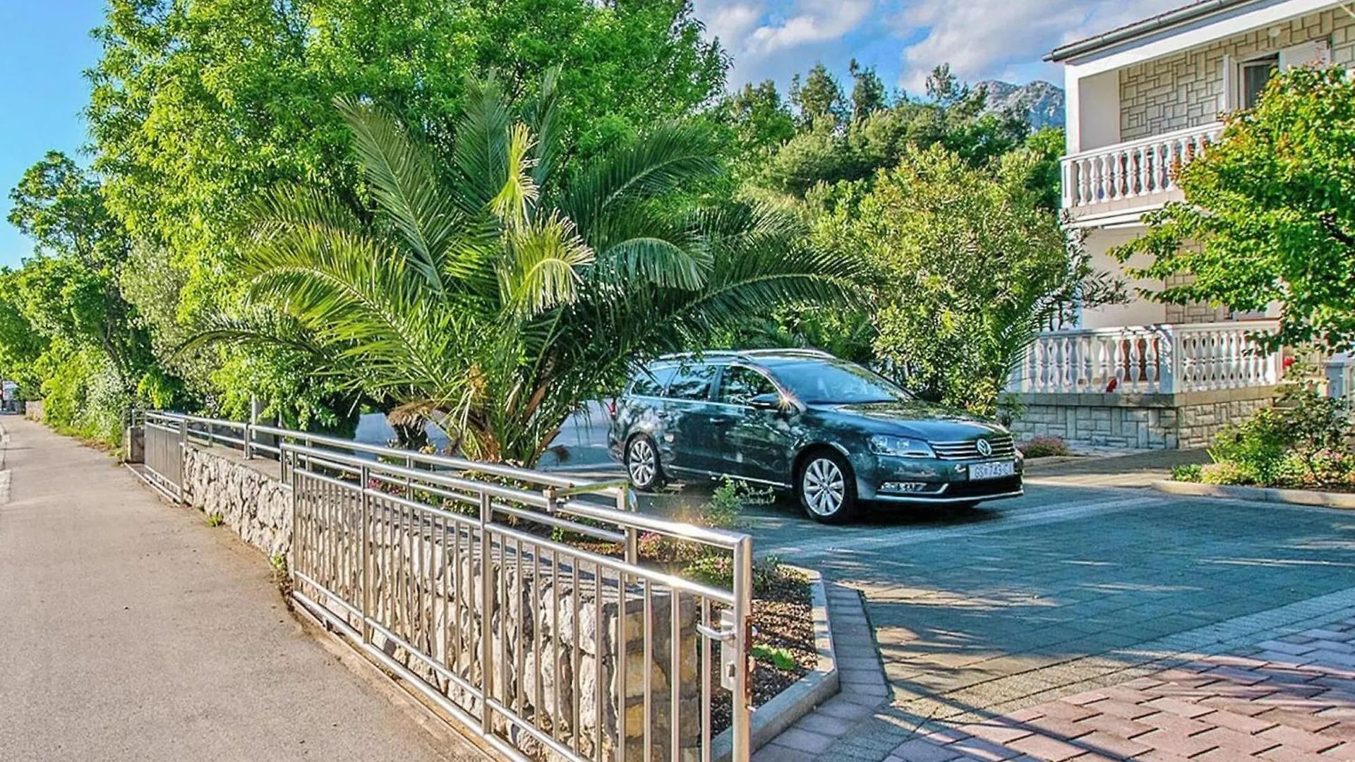 Apartment In Seline With Terrace, Near The Beach Starigrad Paklenica