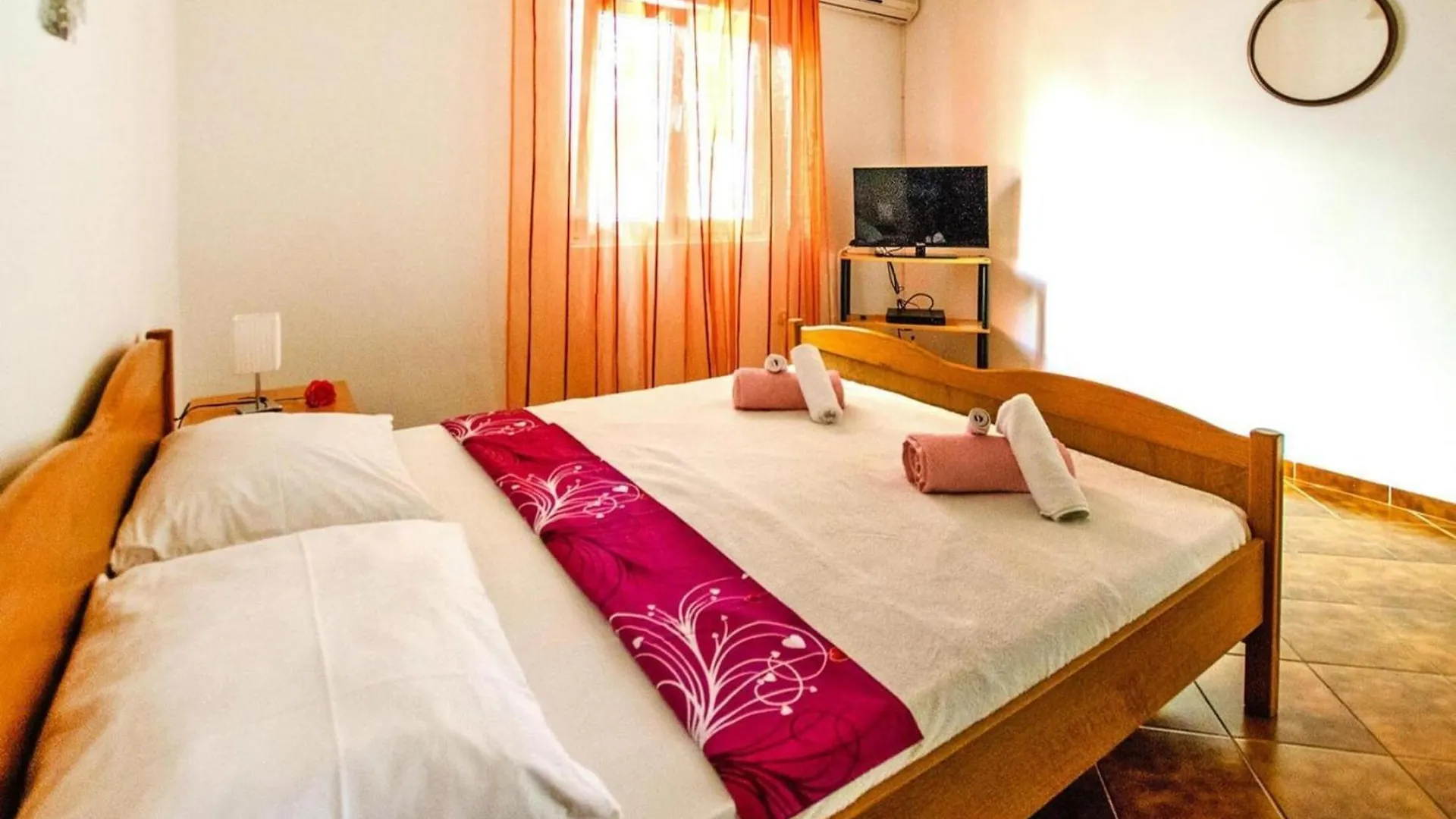 Apartment In Seline With Terrace, Near The Beach Starigrad Paklenica